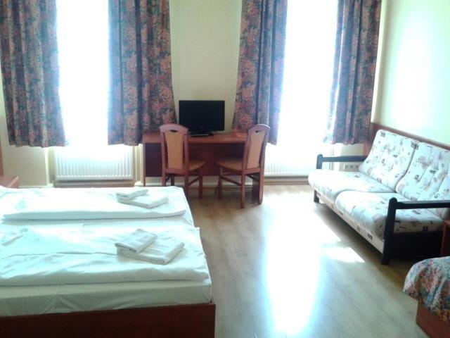 Hotel In Hernals Vienna Room photo